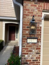 Building Photo - 6937 Woody Vine Dr