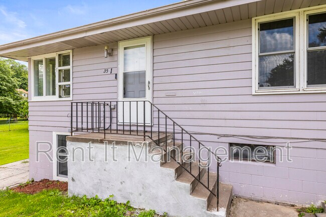 Foto del edificio - 3501 Redick Ave