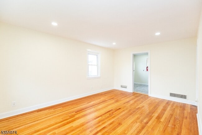 Building Photo - 78 Koyen St