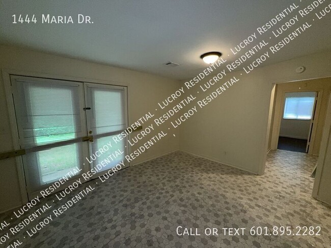 Foto del edificio - 1444 Maria Dr