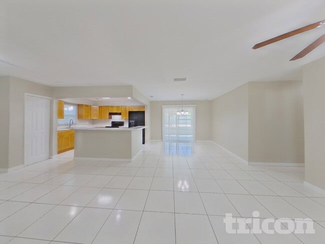 Foto del edificio - 111 Sheryl Lynn Dr