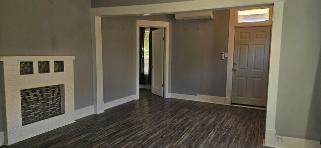 Foto del edificio - 3 Bedroom 1 Bath home in north Spokane with plenty off off street parking