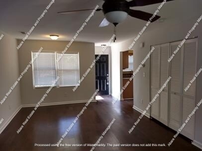 Foto del edificio - 901 Timber Dr