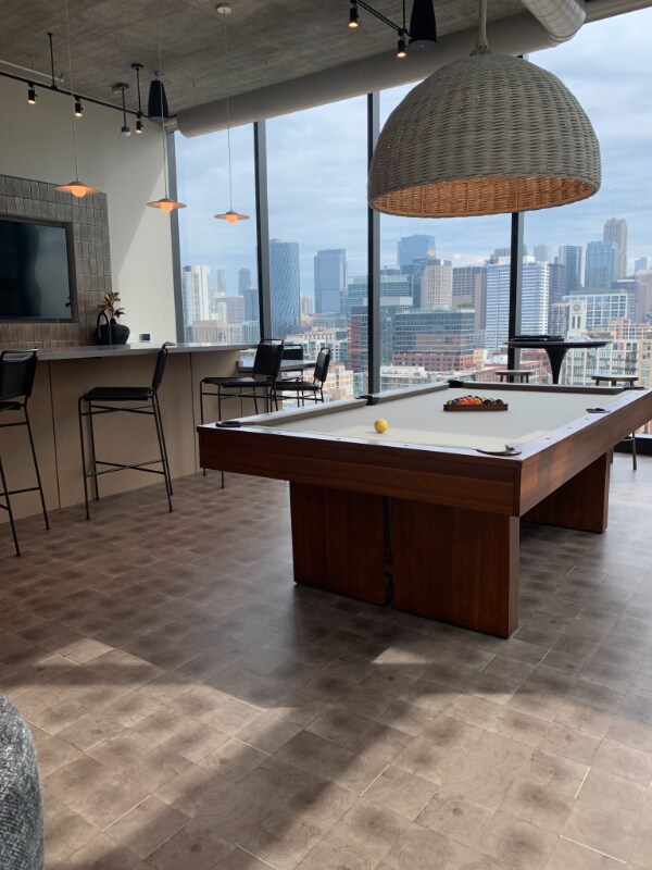Foto del edificio - 1040 W Van Buren St