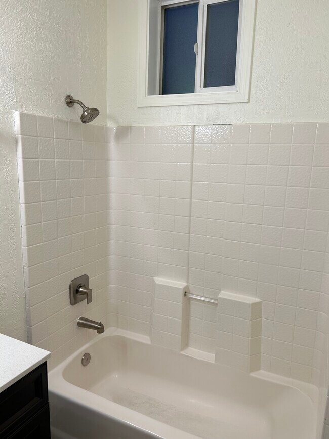 Foto del edificio - 304 W Willis St