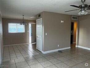 Building Photo - 1128 Greenway Dr