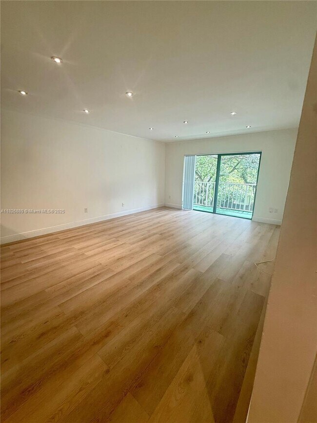 Foto del edificio - 9301 SW 92nd Ave