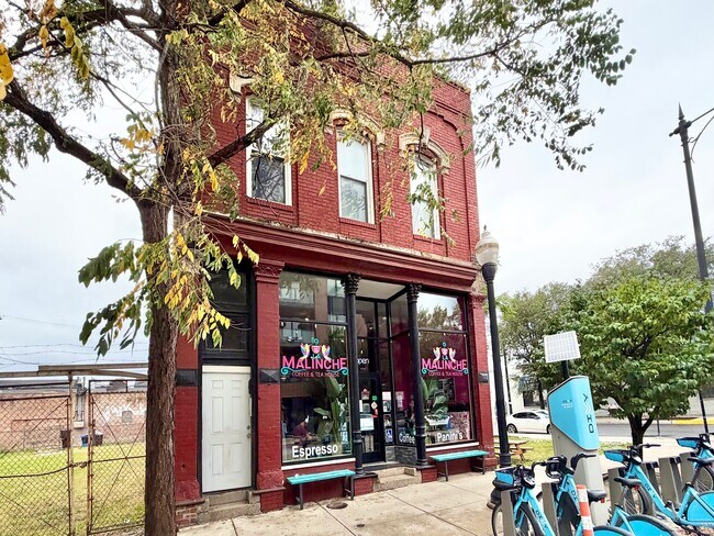 Foto del edificio - 2110 S Halsted St