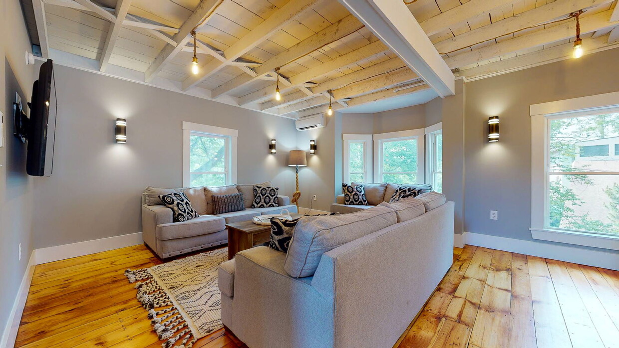 2nd Floor Living Room - 18 Wesley Ave