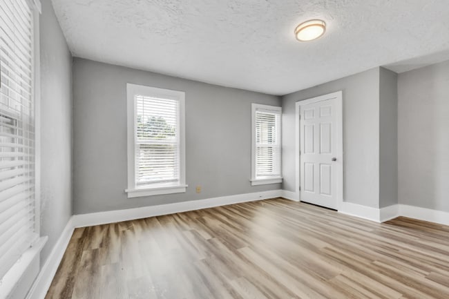 Building Photo - 1213 12th St