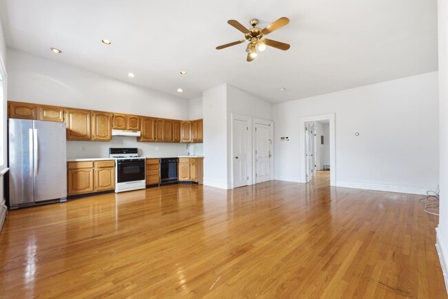 Building Photo - 249 8th St