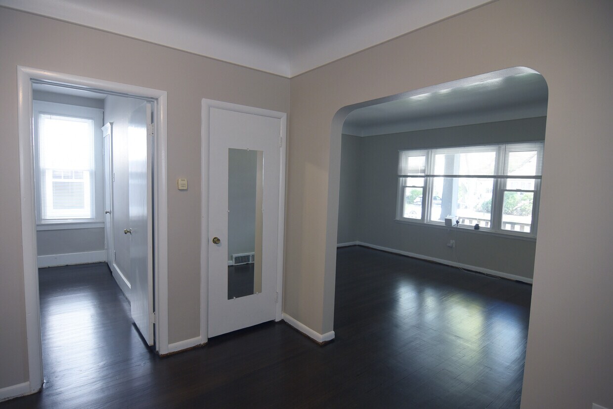 1469 Wayburn St, Grosse Pointe Park, MI 48230 House Rental in Grosse