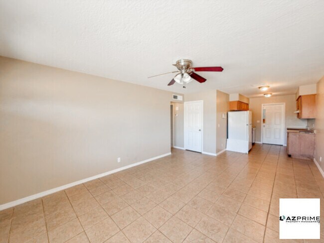 Foto del edificio - Step into this Inviting 3/2 Townhouse in Phoenix!