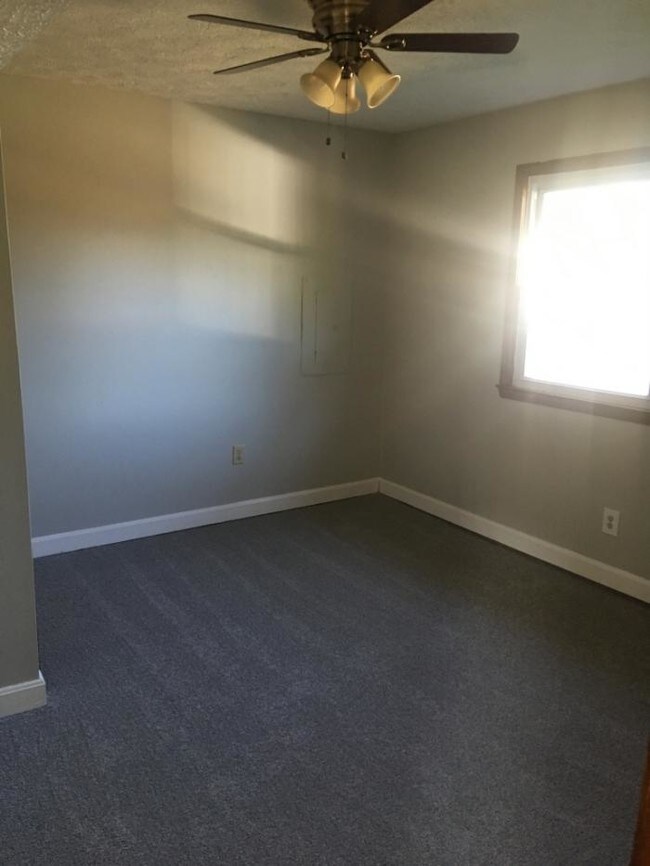 Foto del edificio - 4 bedroom in louisville KY 40299
