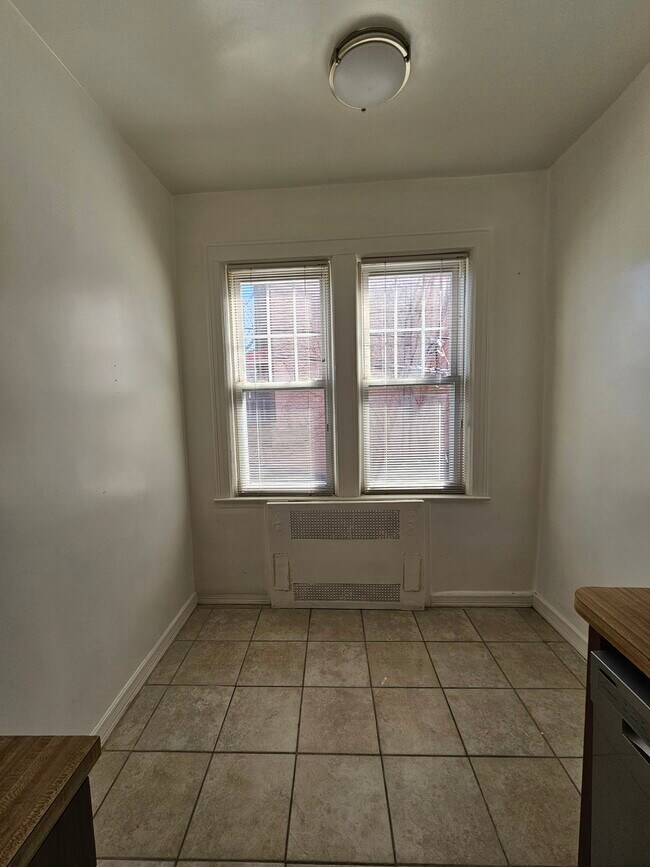 Building Photo - 8718 31st Ave