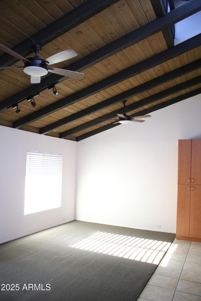 Foto del edificio - 4722 N 10th Pl