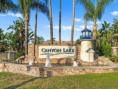 Foto del edificio - 22725 Canyon Lake Dr N