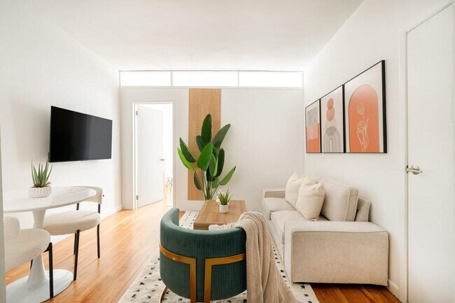 Foto del edificio - 444 W 48th St