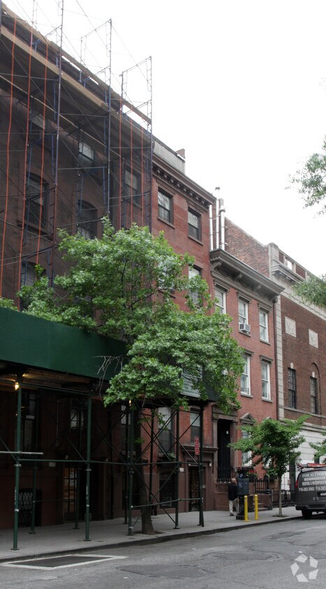 Foto del edificio - 106 E 17th St