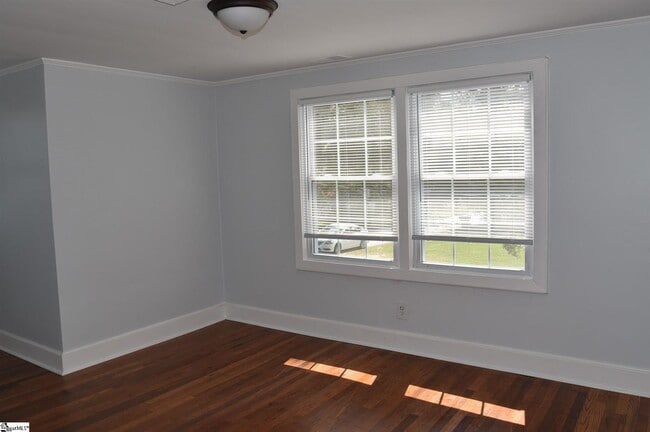Building Photo - 103 E Bearden St