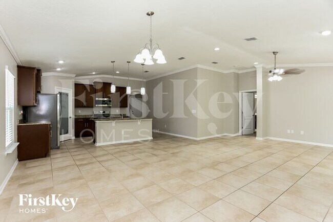 Building Photo - 12460 Itani Way