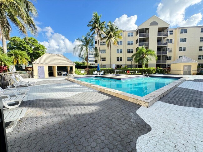 Building Photo - 8205 Lake Dr