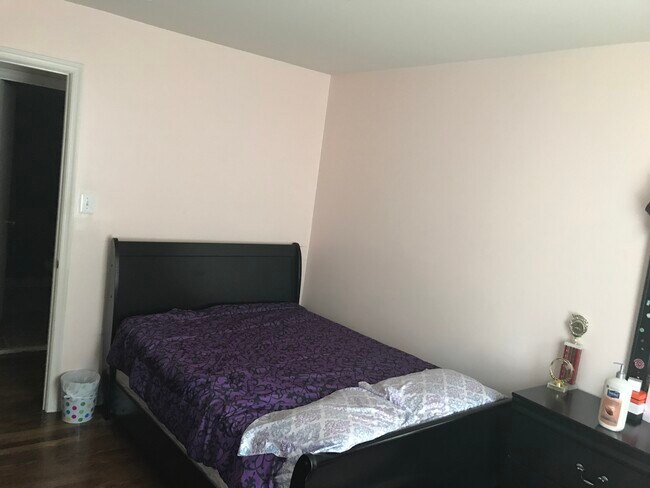 Building Photo - 6311 Den Lee Dr