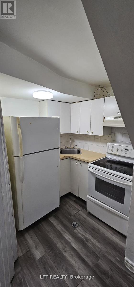 Photo du bâtiment - 382 Pinemeadow Ave