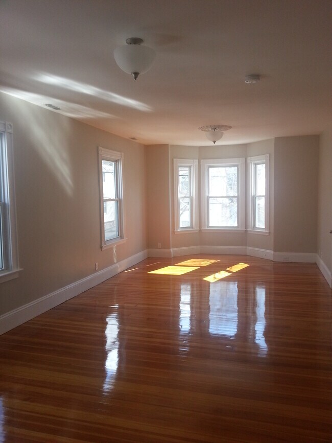 Viviendo - 86 Glenwood Rd