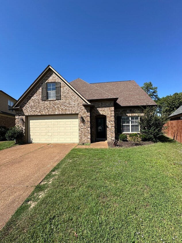 Primary Photo - 4 BR/ 2.5 BA in Exclusive Snowden Grove!