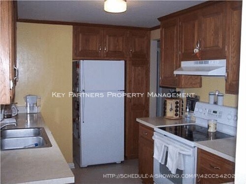 Foto del edificio - 4400 W 72nd - Adorable!