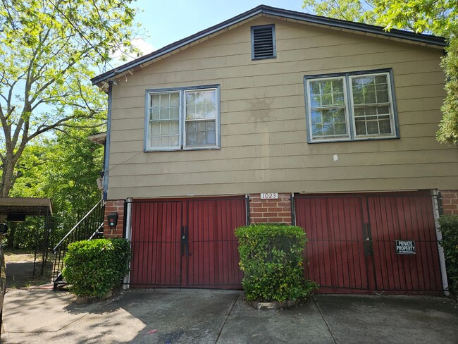 Building Photo - 1023 Radio Dr