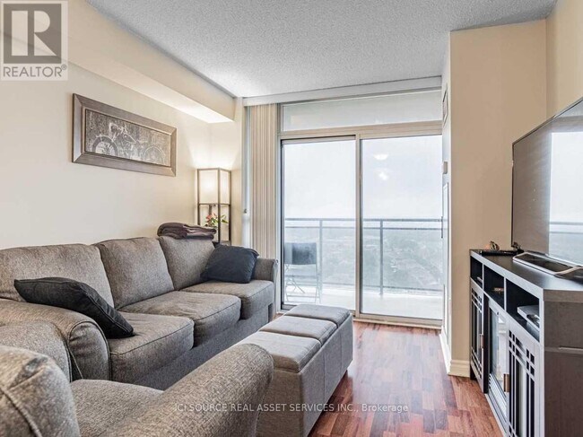 Building Photo - 55 Strathaven Dr