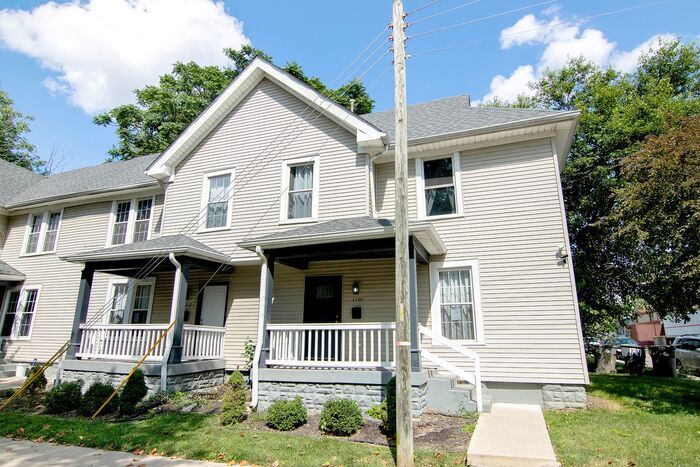 Foto principal - Classic Remodeled Townhome in Windsor Park