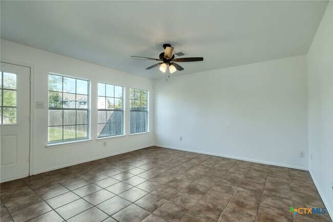 Foto del edificio - 2619 Byfield Dr