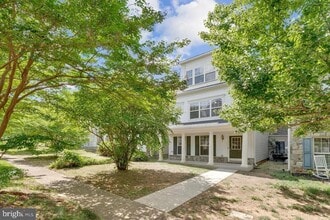 Building Photo - 16461 Kenneweg Ct