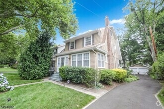 Building Photo - 85 Carteret St