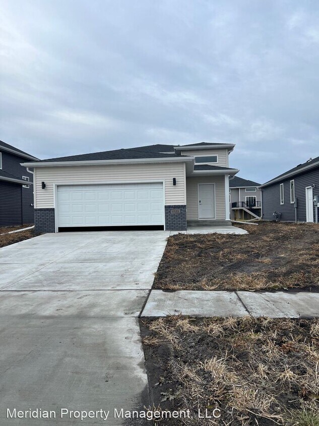 Foto principal - 3 br, 2.5 bath House - 6179 Martin Lane W