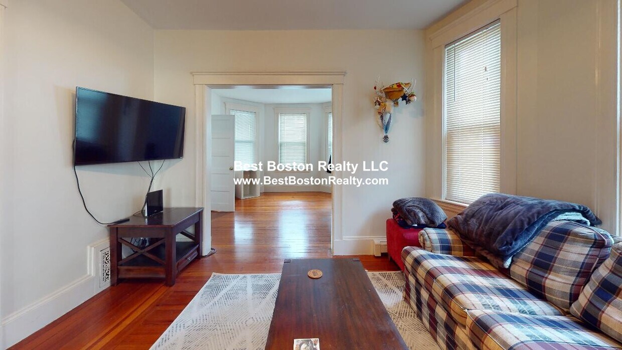 15 Usher Rd Unit 2, Medford, MA 02155 Condo for Rent in Medford, MA