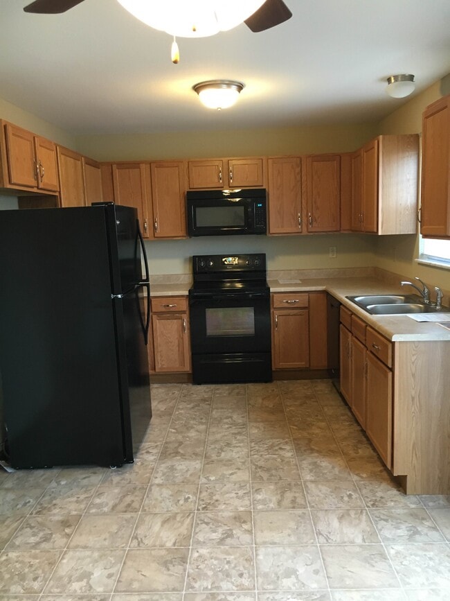 Building Photo - 7513 Waterford Pl