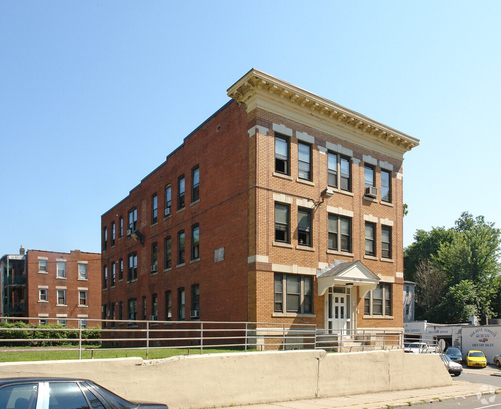 Building Photo - 1532-1534 Park St