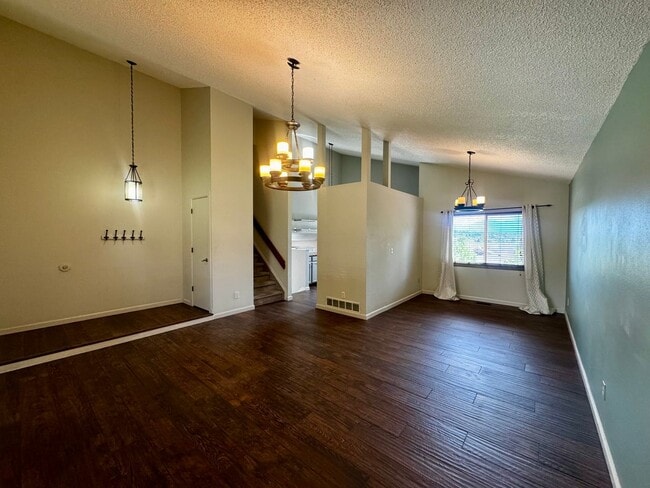 Building Photo - 3725 Sedgewood Way