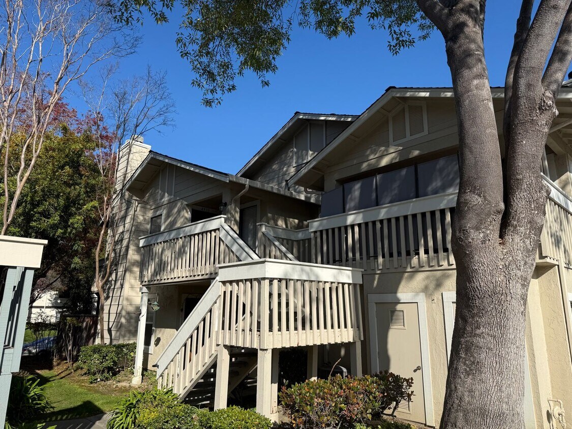 Charming 2BD/2BA Condo Home in Desirable Ardenwood Fremont! - Charming 2BD/2BA Condo Home in Desirable Ardenwood Fremont!