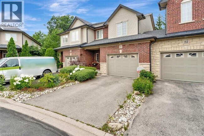 Photo du bâtiment - 400 Stonehenge Dr