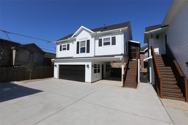 Building Photo - 2610 Southmore Blvd