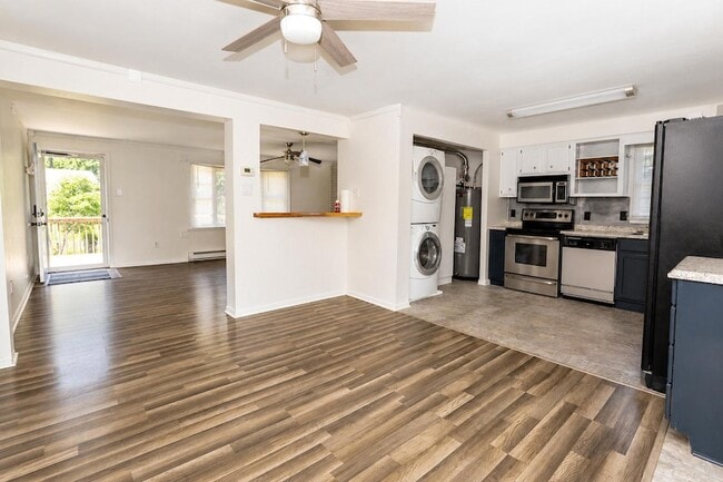 Building Photo - 427 Dogwood Dr