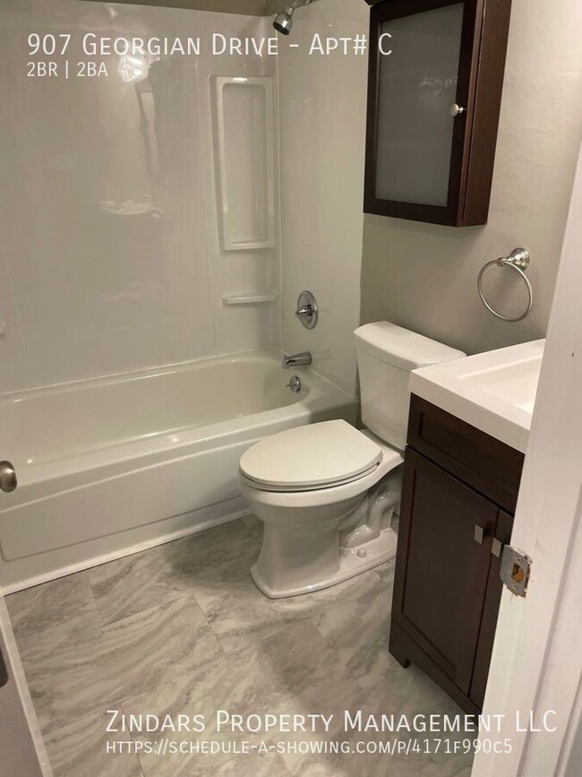 Building Photo - Newly Remodeled 2 Bedroom 1.5 Bath Apartme...