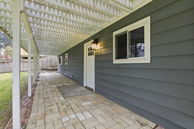 Building Photo - 5182