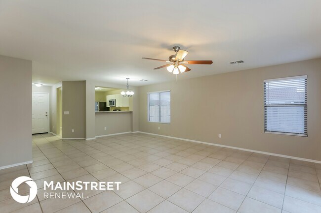 Foto del edificio - 11851 W Roanoke Ave