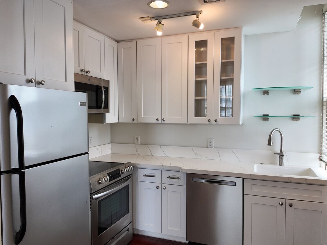 702 Ash St, San Diego, CA 92101 Condo for Rent in San Diego, CA